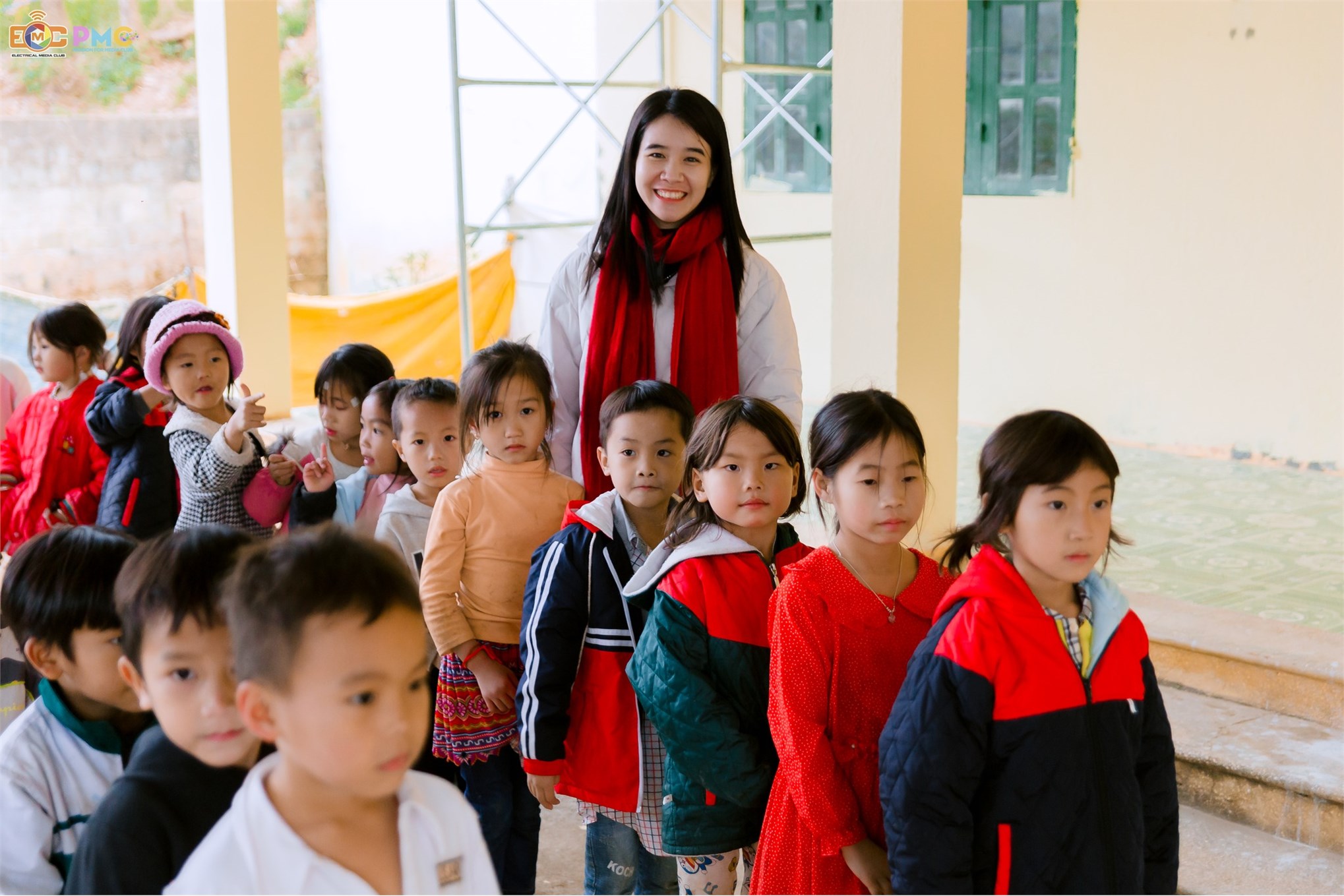 THIỆN NGUYỆN `ĐÔNG ẤM SI MA CAI 2024` – HƠI ẤM YÊU THƯƠNG ĐẾN TỪ SINH VIÊN KHOA ĐIỆN VÀ KHOA ĐIỆN TỬ