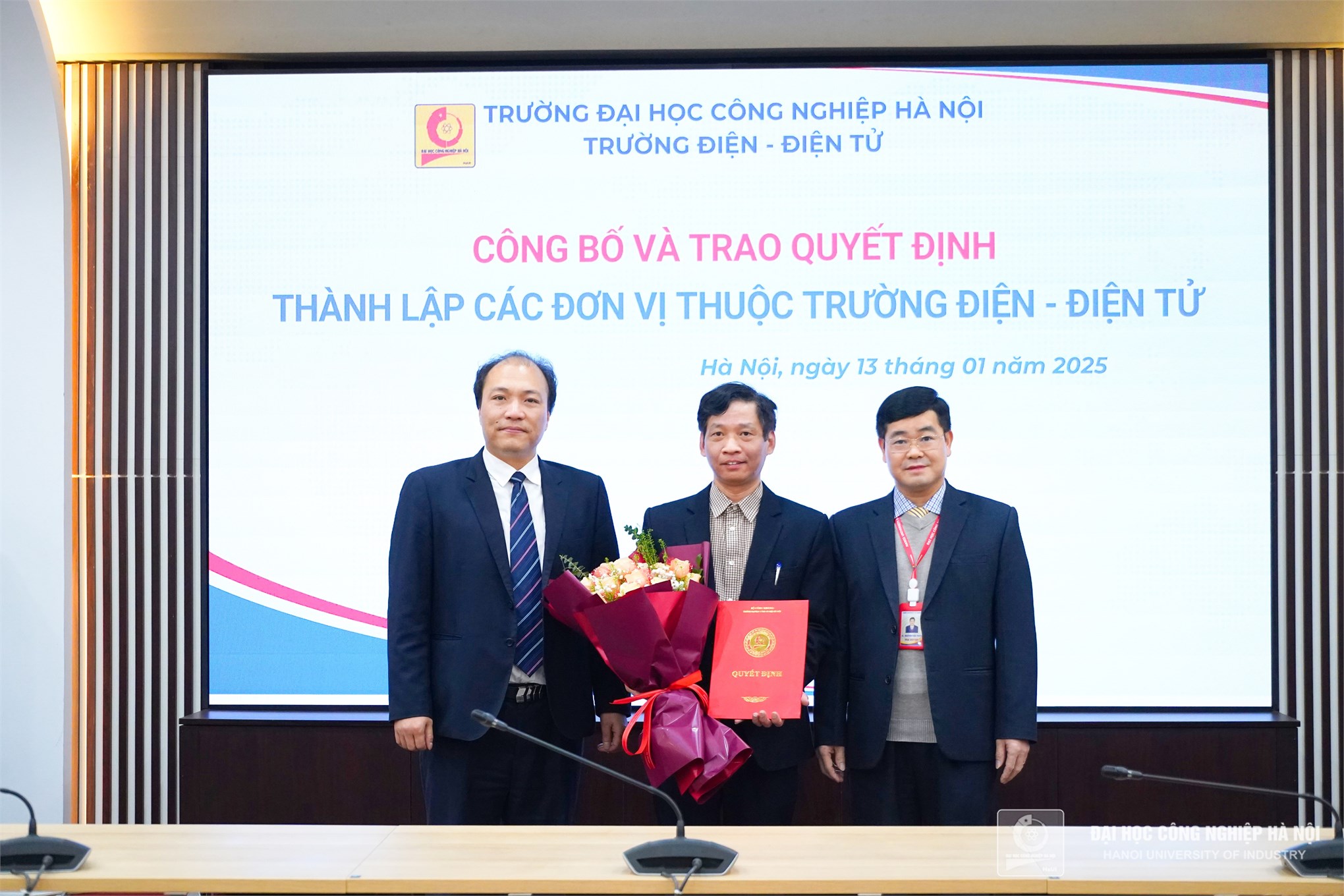 Thành lập Trường Điện – Điện tử thuộc Trường Đại học Công nghiệp Hà Nội