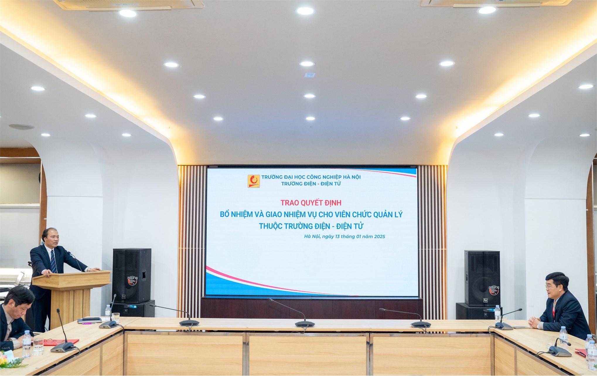 Thành lập Trường Điện – Điện tử thuộc Trường Đại học Công nghiệp Hà Nội