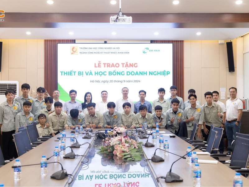 Công ty DR FAN Việt Nam tài trợ thiết bị và trao học bổng cho sinh viên ngành Kỹ thuật nhiệt