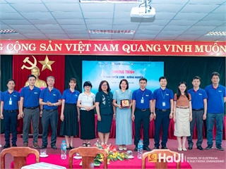 Định hướng tương lai – Trường Điện – Điện tử đồng hành cùng học sinh THPT Chuyên Biên Hòa trong hành trình chọn nghề, chọn trường
