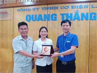 Giảng viên Khoa Kỹ thuật Năng lượng – Trường Điện – Điện tử tham quan khảo sát thực tế tại Công ty TNHH Cơ điện lạnh Quang Thắng