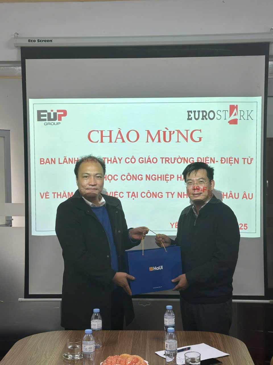 Trường Điện Điện tử Thăm và làm việc với Công ty Cổ phần nhựa Châu Âu – EuP Group