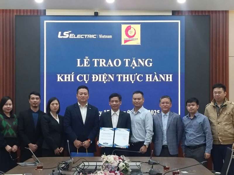 Công ty TNHH LS ELECTRIC Việt Nam trao tặng Thiết bị phục vụ giảng dạy cho Trường Điện – Điện tử