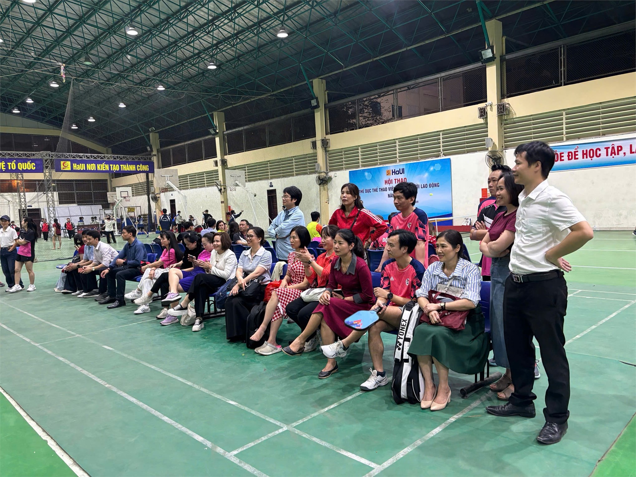 Đội tuyển 3 tỏa sáng rực rỡ tại Hội thao HaUI 2025, Trường Điện – Điện tử – chuyên môn vững, thể thao giỏi!