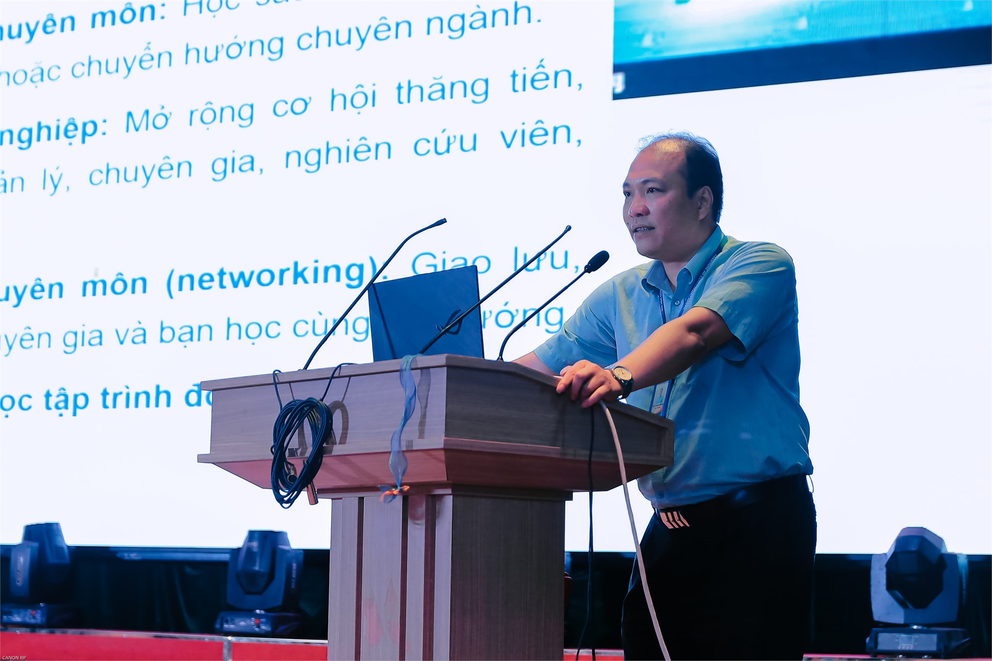 Sôi nổi – Hữu ích – Truyền cảm hứng: Trường Điện – Điện tử tổ chức thành công chương trình tư vấn tuyển sinh sau đại học năm 2025