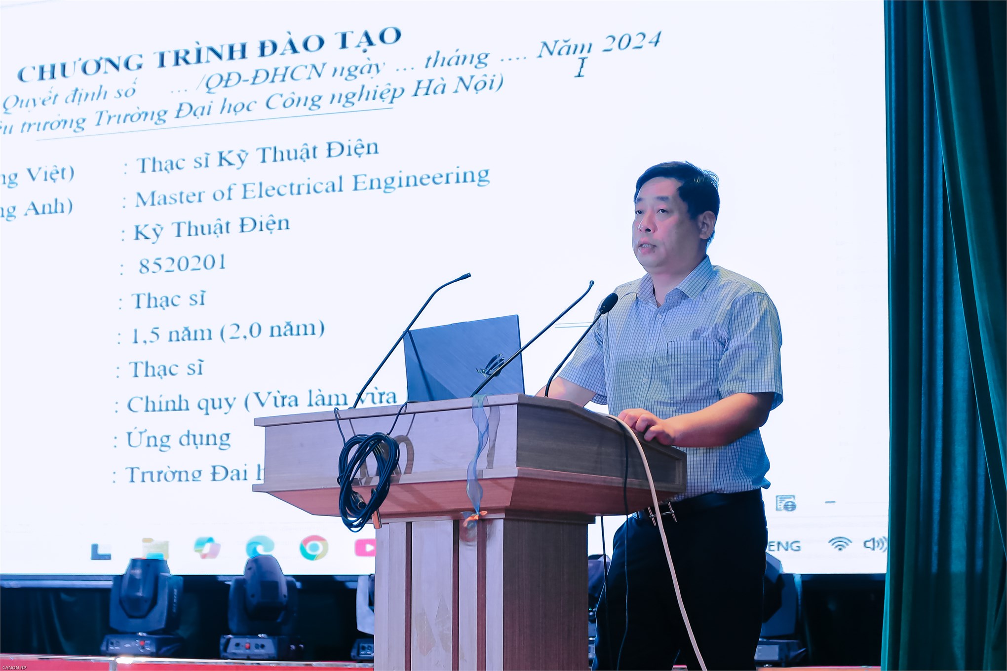 Sôi nổi – Hữu ích – Truyền cảm hứng: Trường Điện – Điện tử tổ chức thành công chương trình tư vấn tuyển sinh sau đại học năm 2025
