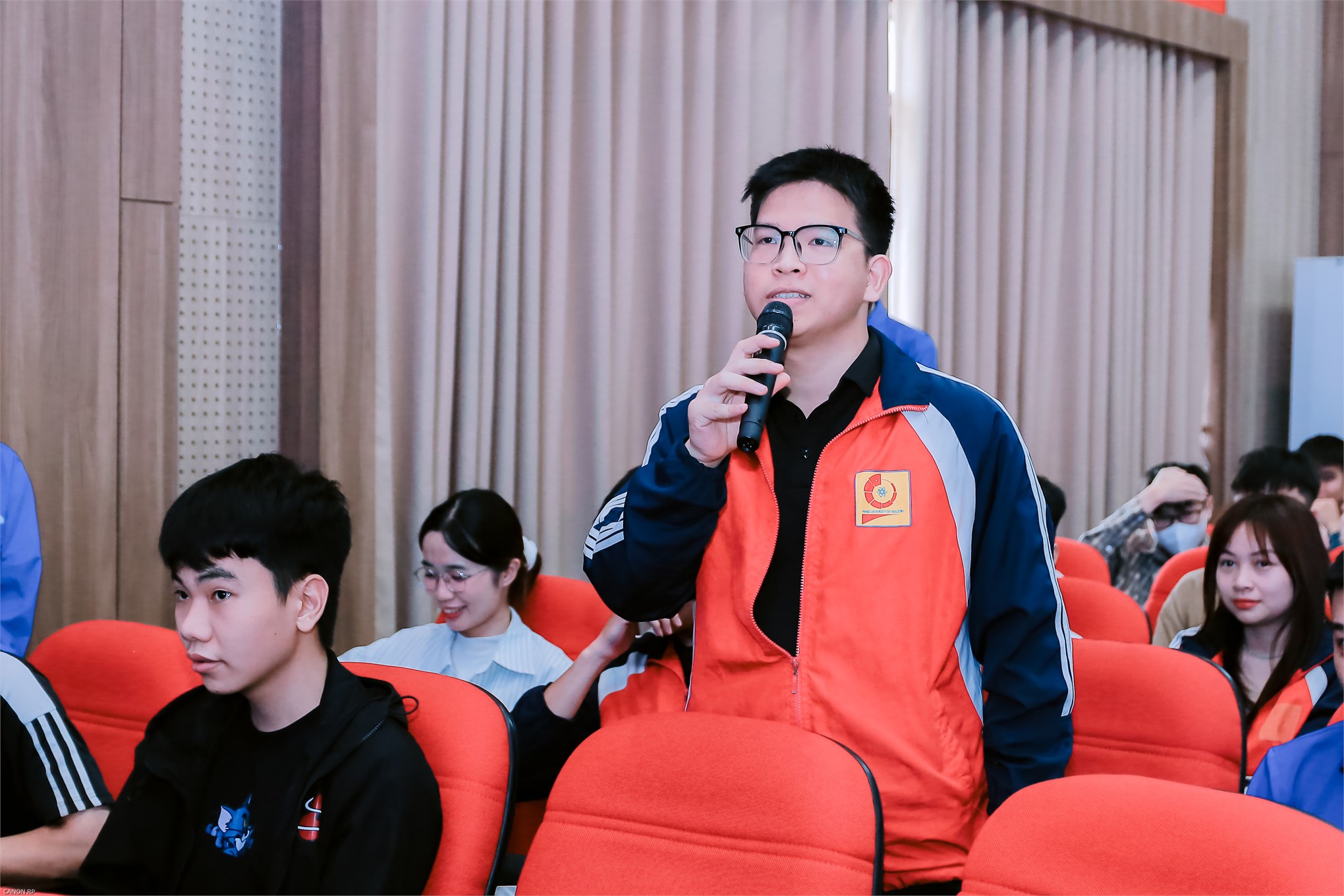 Sôi nổi – Hữu ích – Truyền cảm hứng: Trường Điện – Điện tử tổ chức thành công chương trình tư vấn tuyển sinh sau đại học năm 2025