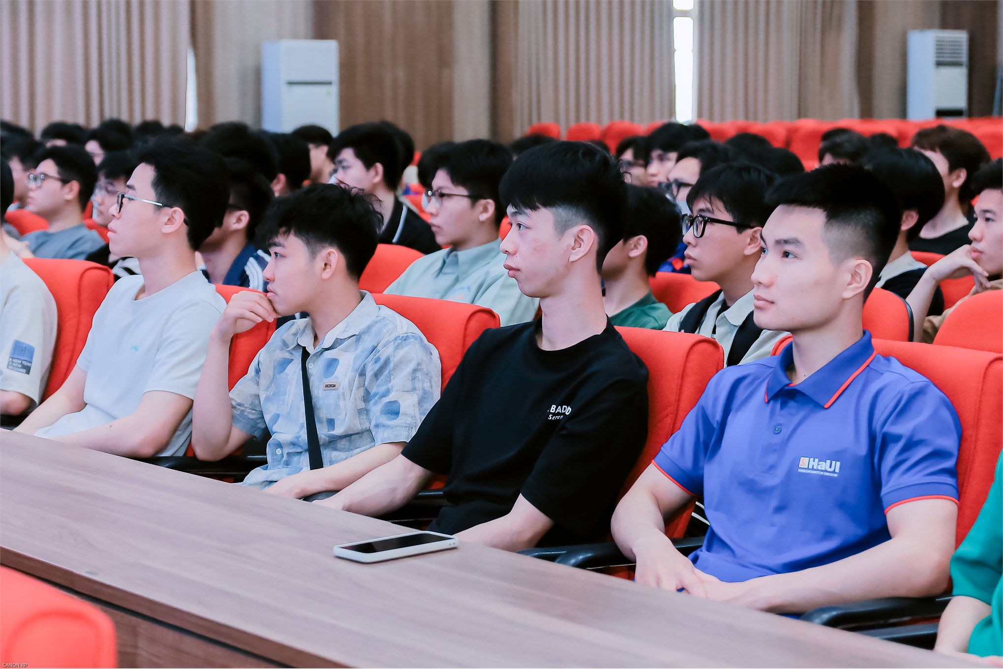 Sôi nổi – Hữu ích – Truyền cảm hứng: Trường Điện – Điện tử tổ chức thành công chương trình tư vấn tuyển sinh sau đại học năm 2025