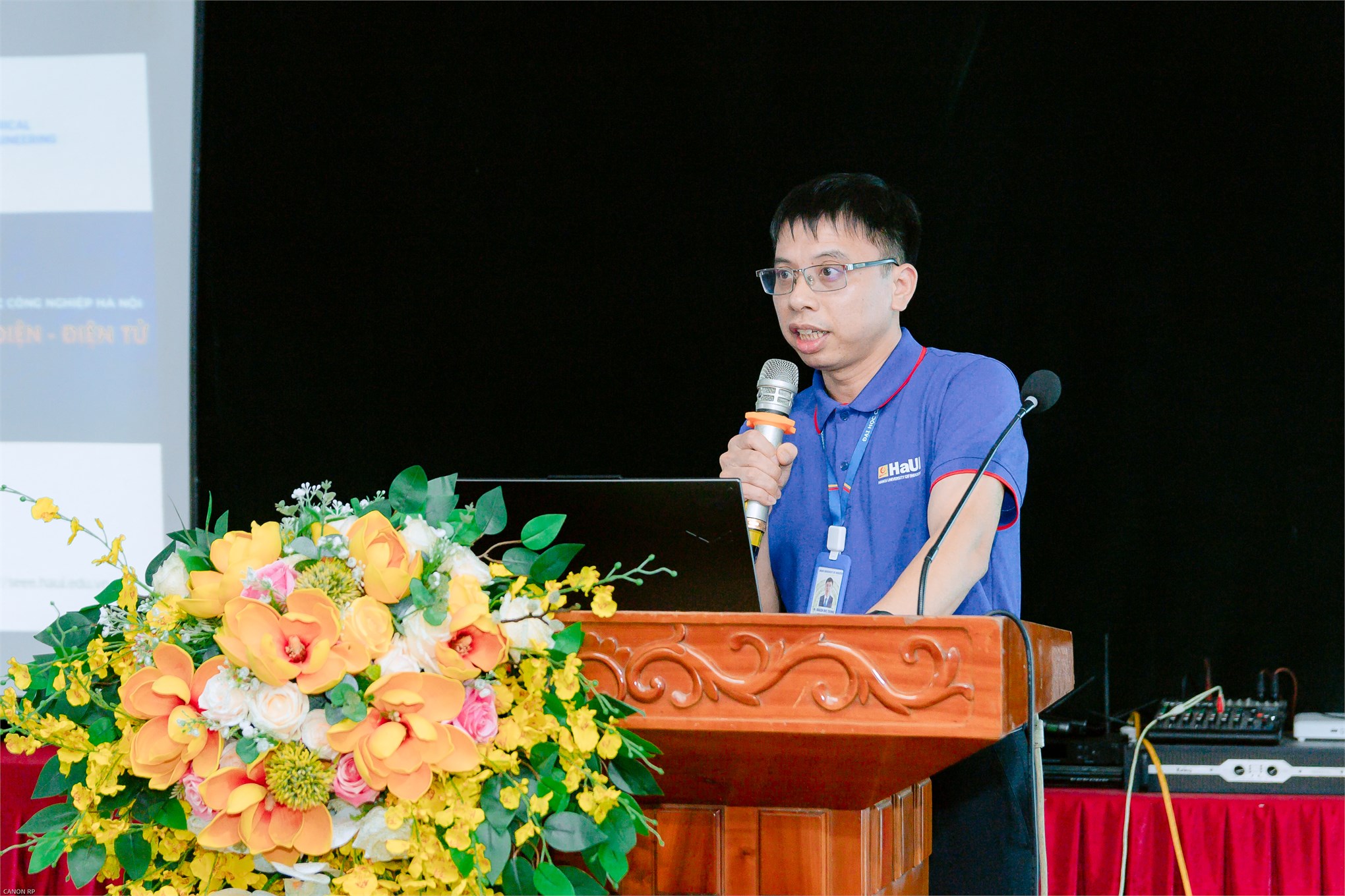 Định hướng tương lai – Trường Điện – Điện tử đồng hành cùng học sinh THPT Chuyên Biên Hòa trong hành trình chọn nghề, chọn trường