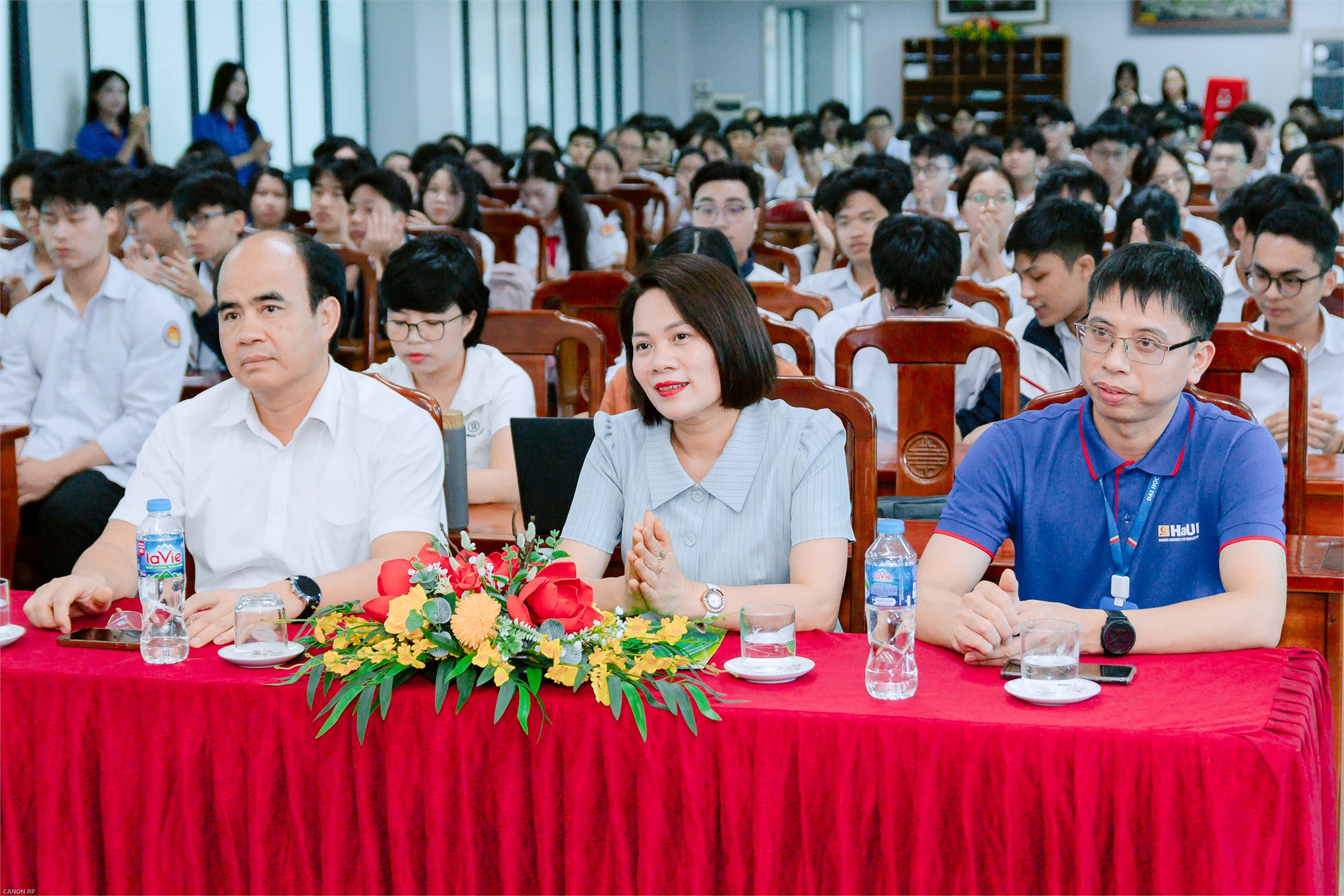 Định hướng tương lai – Trường Điện – Điện tử đồng hành cùng học sinh THPT Chuyên Biên Hòa trong hành trình chọn nghề, chọn trường