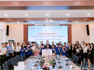 Trao học bổng Cathay Life Việt Nam cho sinh viên Trường Điện – Điện tử