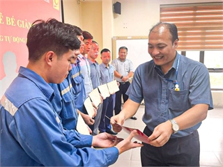 Bế giảng khóa đào tạo “Hệ thống tự động hóa công nghiệp” – Nền tảng thúc đẩy hợp tác giữa Trường Điện – Điện tử và Trung tâm An toàn mỏ