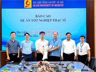 Bảo vệ thành công đề án tốt nghiệp thạc sĩ ngành Kỹ thuật Điện tử: “Nghiên cứu, thiết kế và chế tạo cảm biến điện dung kiểm soát tốc độ vi bơm tiêm truyền ứng dụng trong y tế”