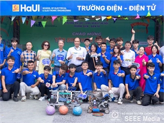 Trường Điện – Điện tử chào đón tân sinh viên khóa 20