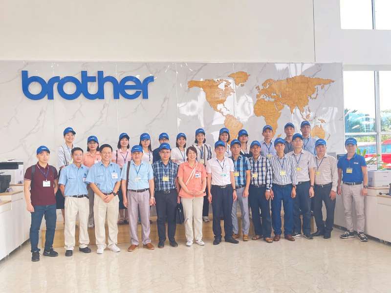 Giảng viên Khoa Tự động hóa – Trường Điện – Điện tử tham quan thực tế tại Công ty Brother Việt Nam: Gắn kết đào tạo với thực tiễn sản xuất hiện đại