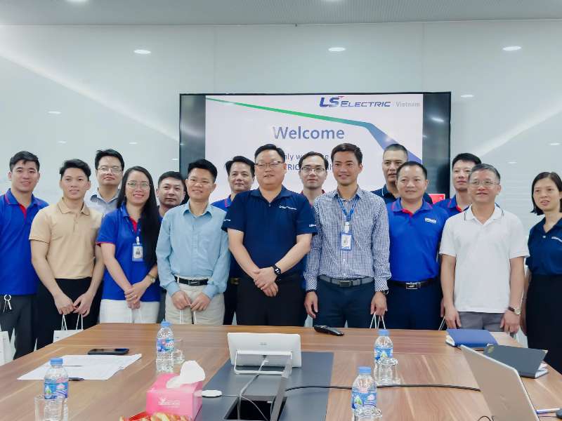 Cán bộ, giảng viên Trường Điện – Điện tử tham quan và làm việc tại Công ty TNHH LS ELECTRIC Việt Nam: Tăng cường kết nối nhà trường và doanh nghiệp