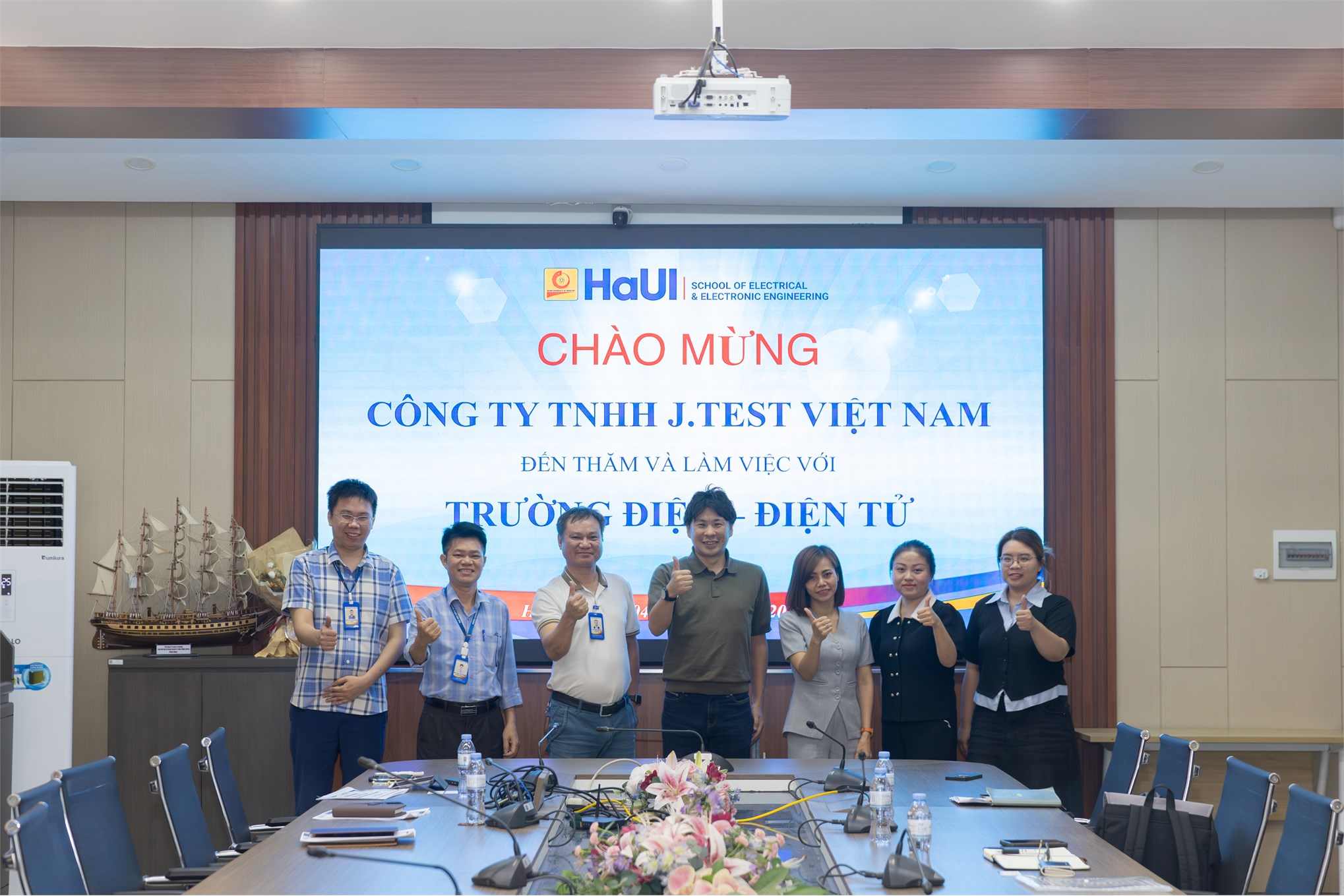 Trường Điện – Điện tử tiếp đón Công ty J.TEST Việt Nam: Tăng cường hợp tác quốc tế trong đào tạo và tuyển dụng kỹ sư