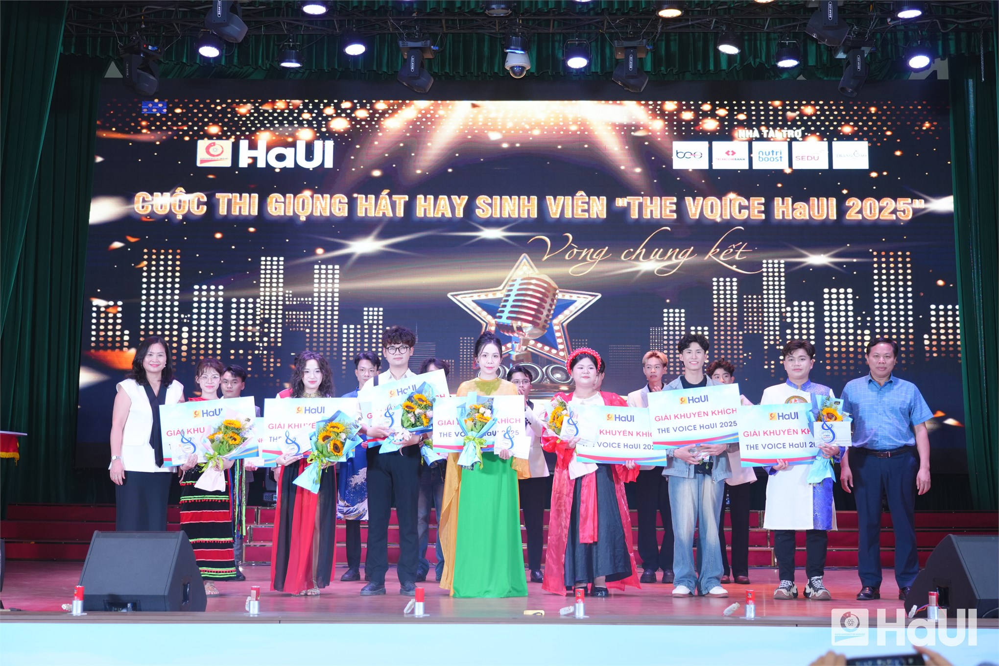 Sinh viên Trường Điện – Điện tử tỏa sáng tại Chung kết The Voice HaUI 2025