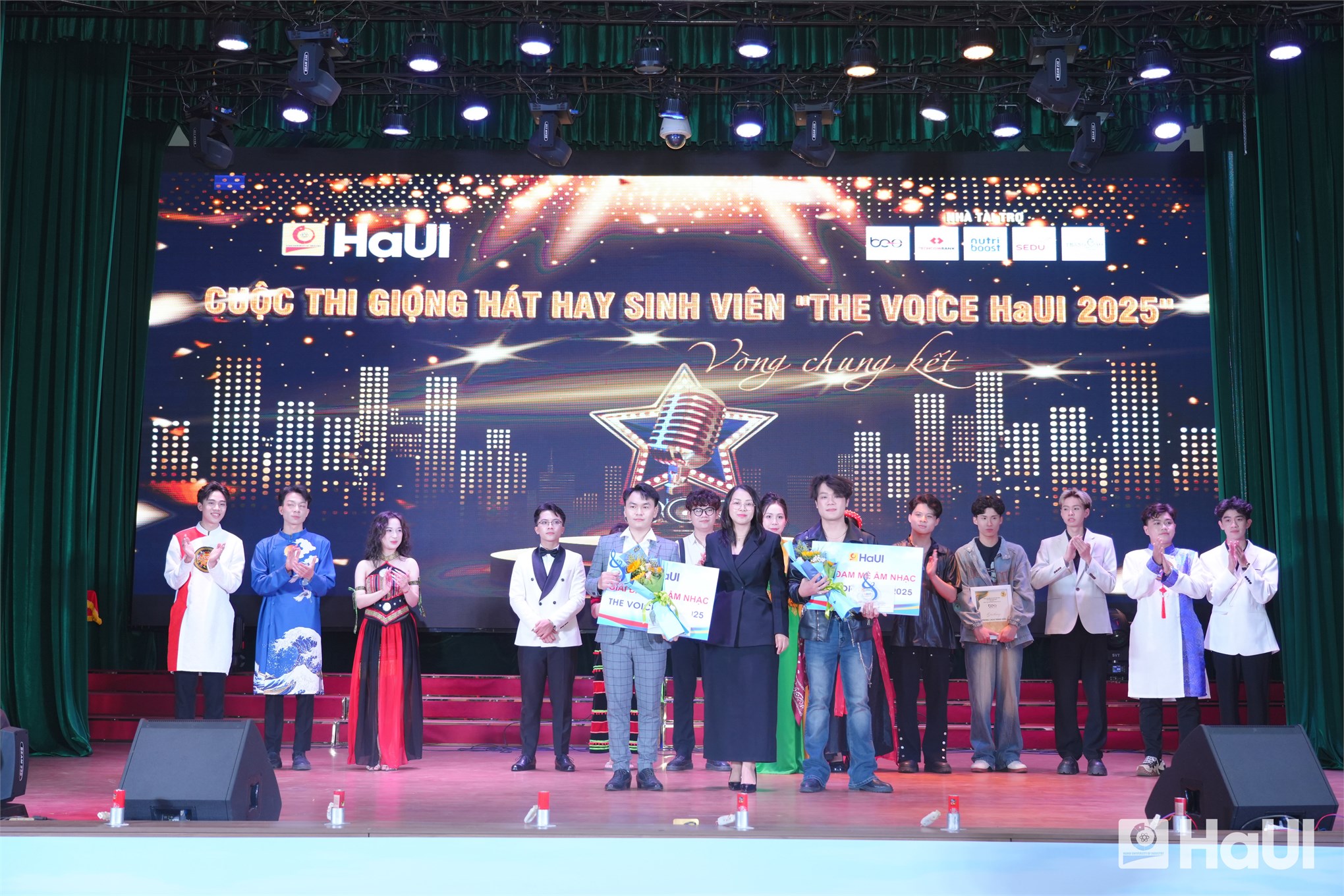 Sinh viên Trường Điện – Điện tử tỏa sáng tại Chung kết The Voice HaUI 2025