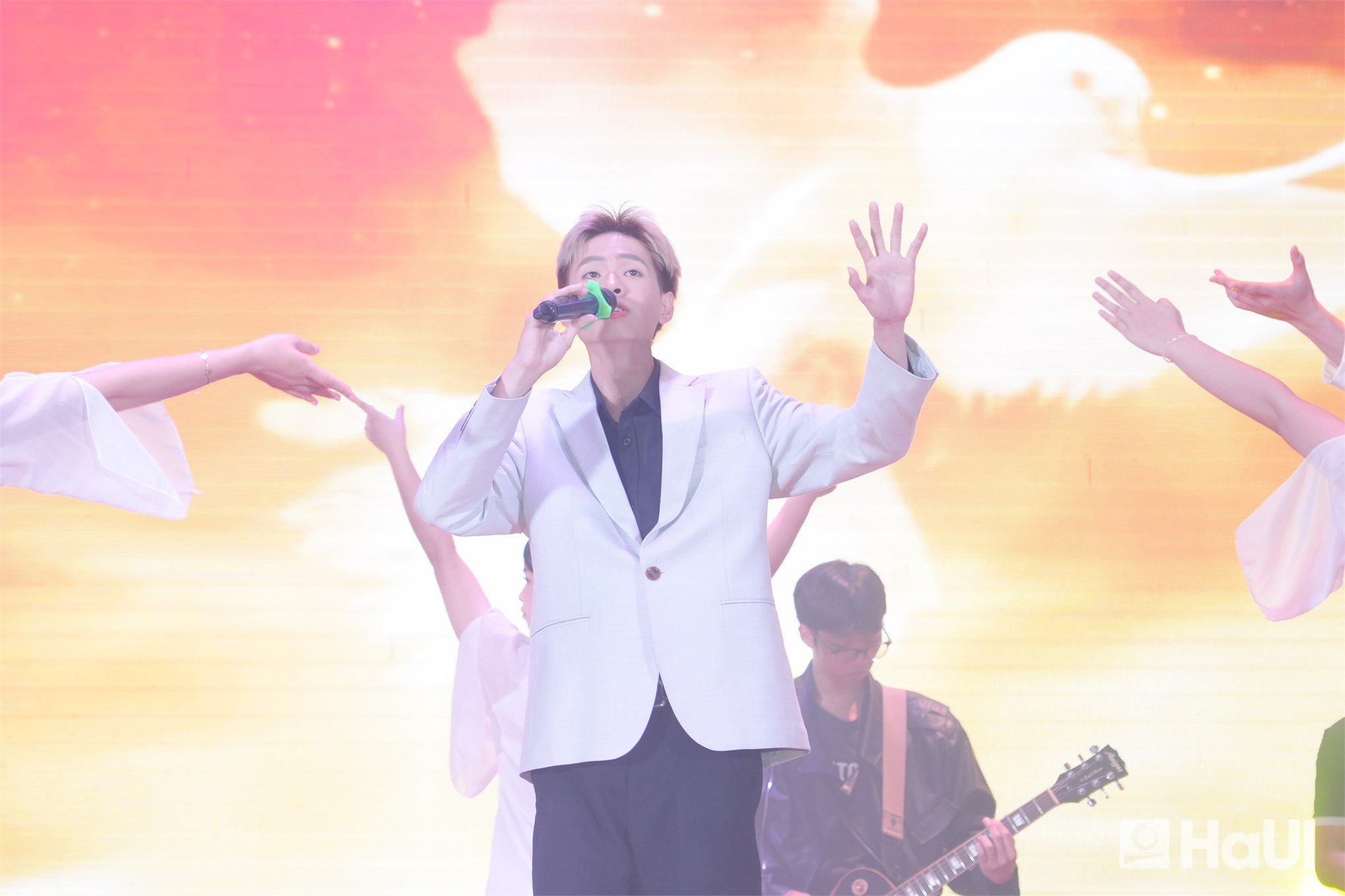 Sinh viên Trường Điện – Điện tử tỏa sáng tại Chung kết The Voice HaUI 2025