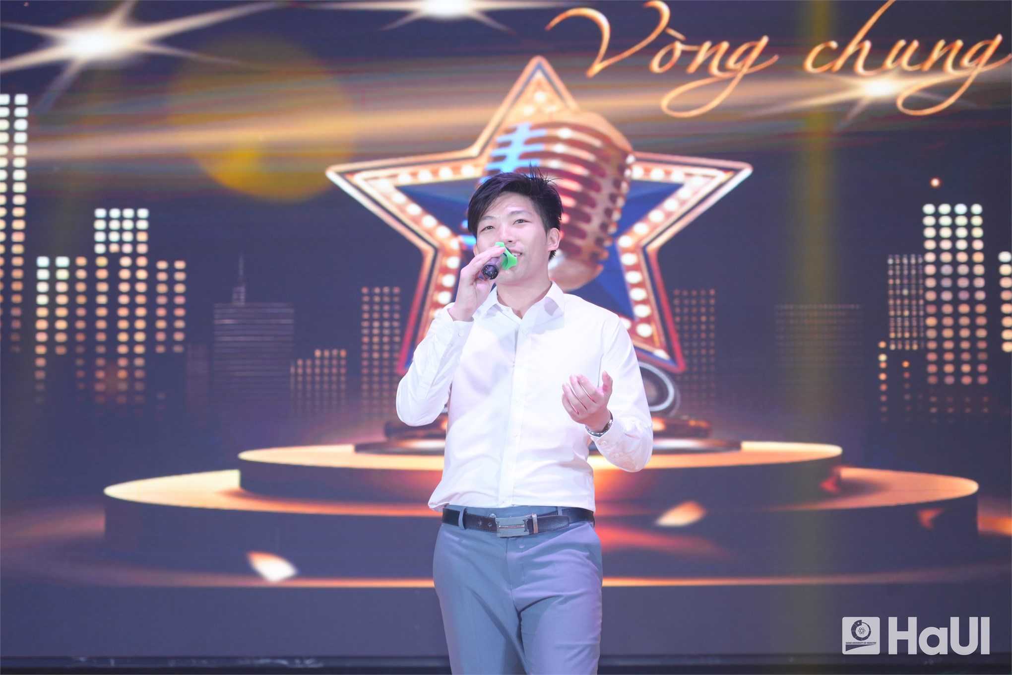 Sinh viên Trường Điện – Điện tử tỏa sáng tại Chung kết The Voice HaUI 2025