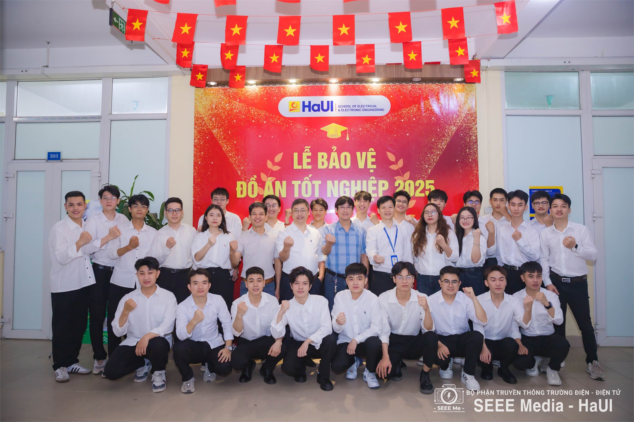 Sinh viên K16 – Trường Điện – Điện tử hoàn thành mùa bảo vệ đồ án tốt nghiệp đầy ấn tượng