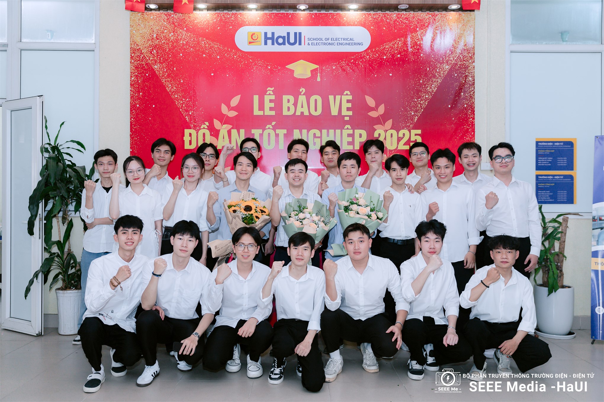 Sinh viên K16 – Trường Điện – Điện tử hoàn thành mùa bảo vệ đồ án tốt nghiệp đầy ấn tượng