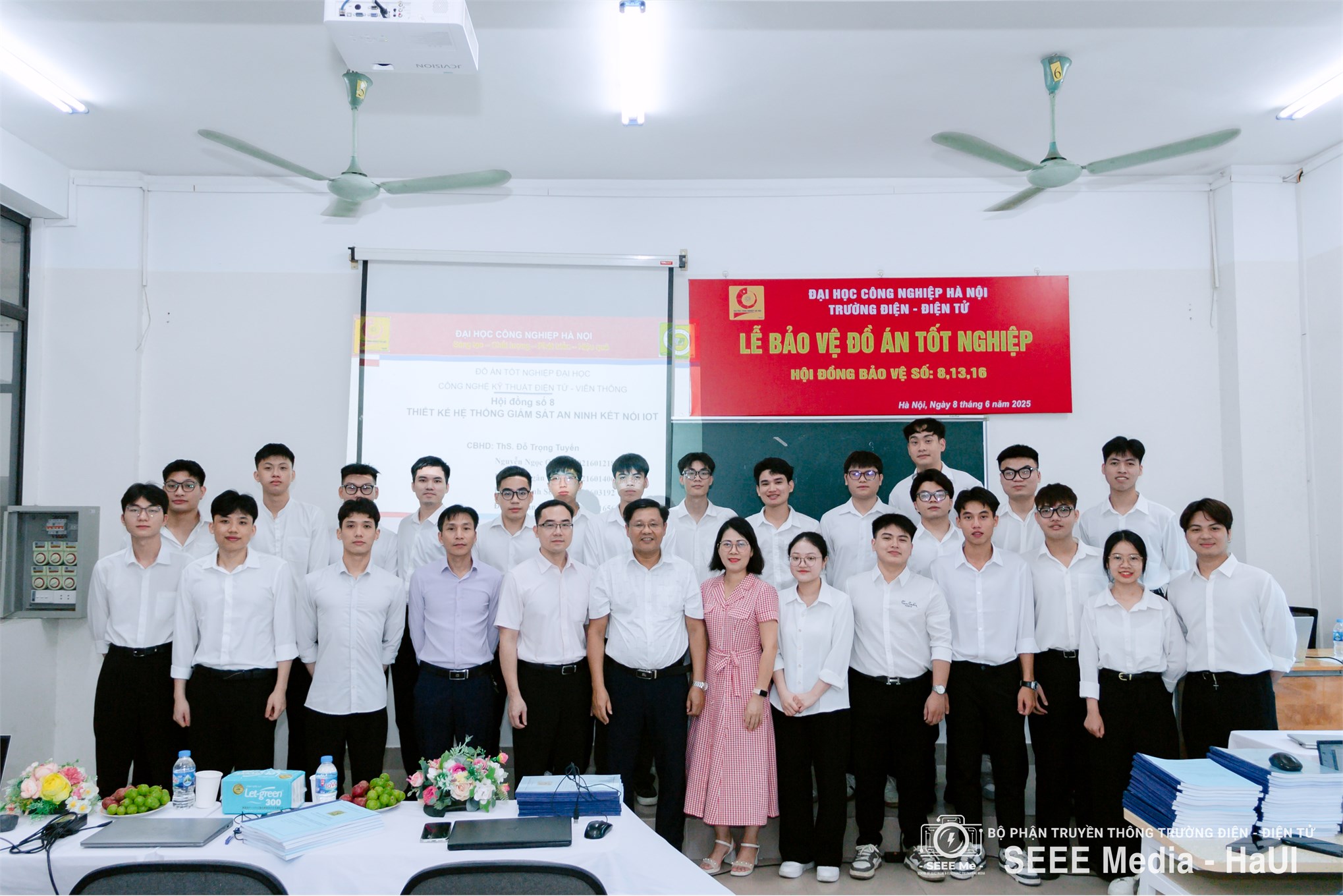 Sinh viên K16 – Trường Điện – Điện tử hoàn thành mùa bảo vệ đồ án tốt nghiệp đầy ấn tượng