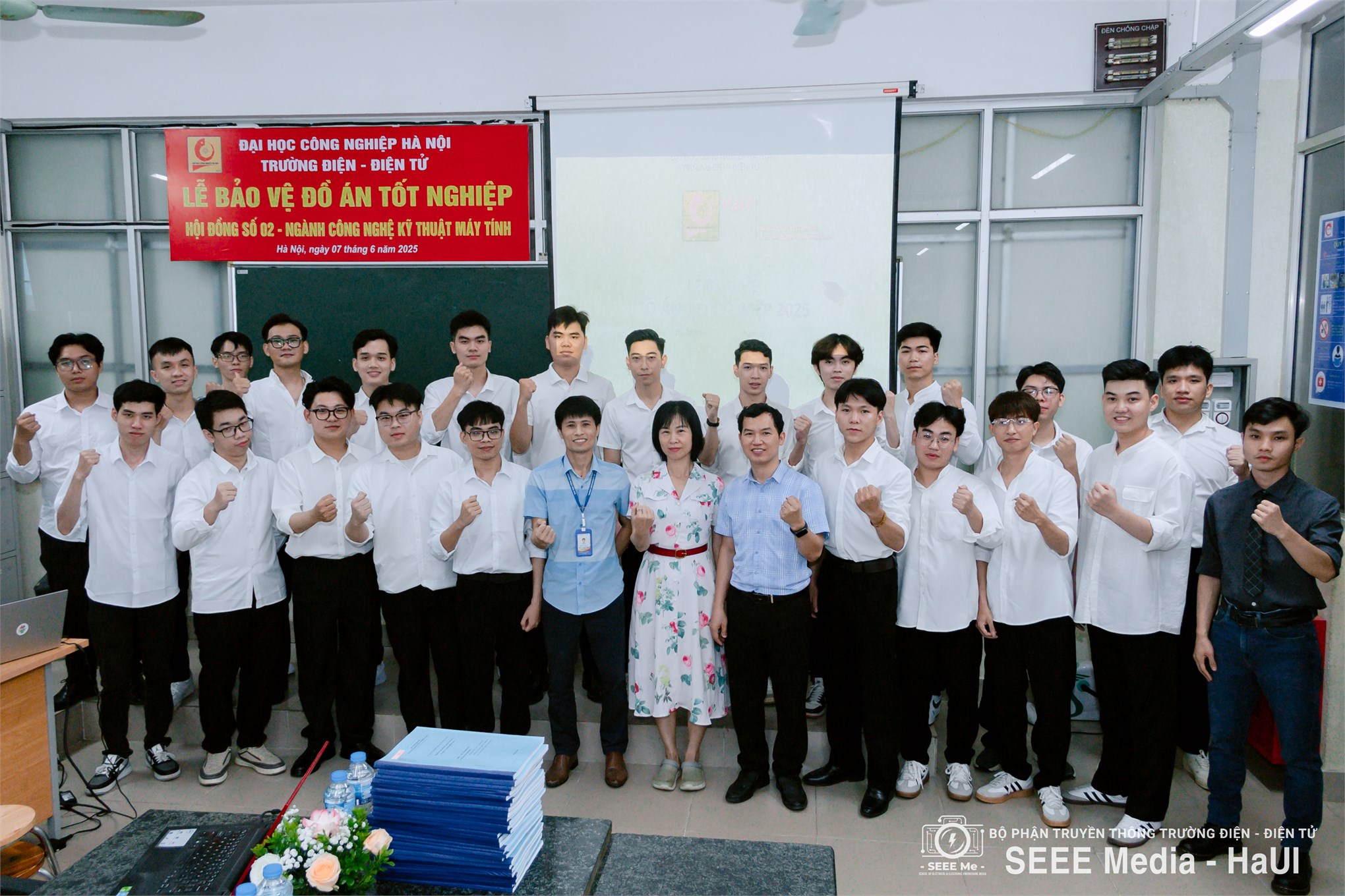 Sinh viên K16 – Trường Điện – Điện tử hoàn thành mùa bảo vệ đồ án tốt nghiệp đầy ấn tượng