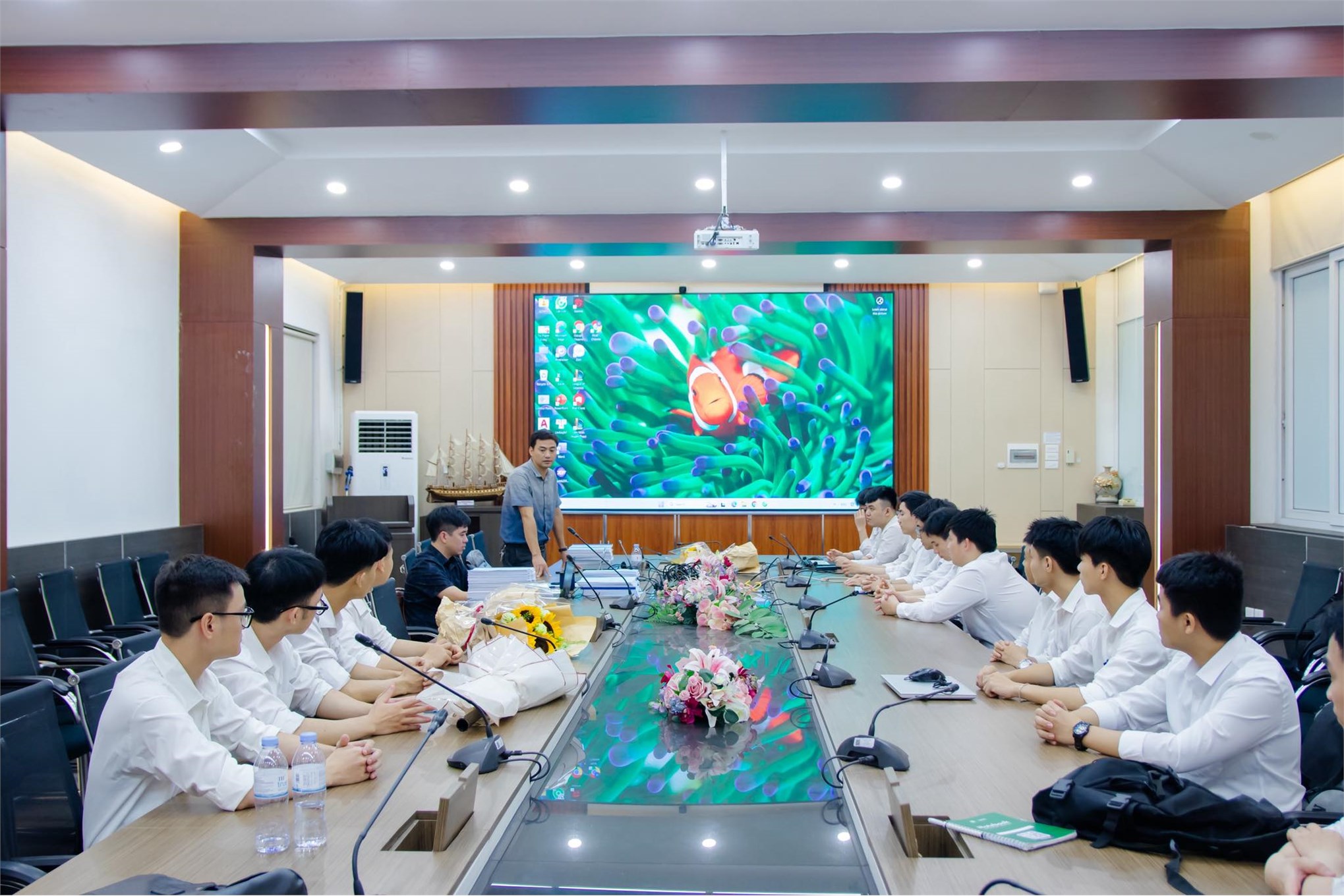 Sinh viên K16 – Trường Điện – Điện tử hoàn thành mùa bảo vệ đồ án tốt nghiệp đầy ấn tượng