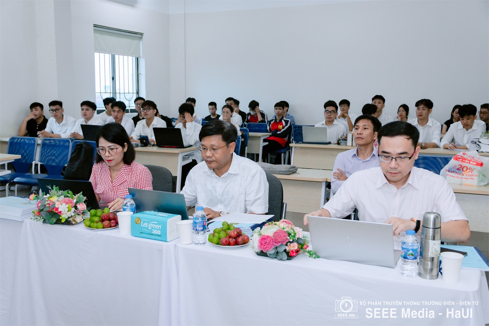Sinh viên K16 – Trường Điện – Điện tử hoàn thành mùa bảo vệ đồ án tốt nghiệp đầy ấn tượng