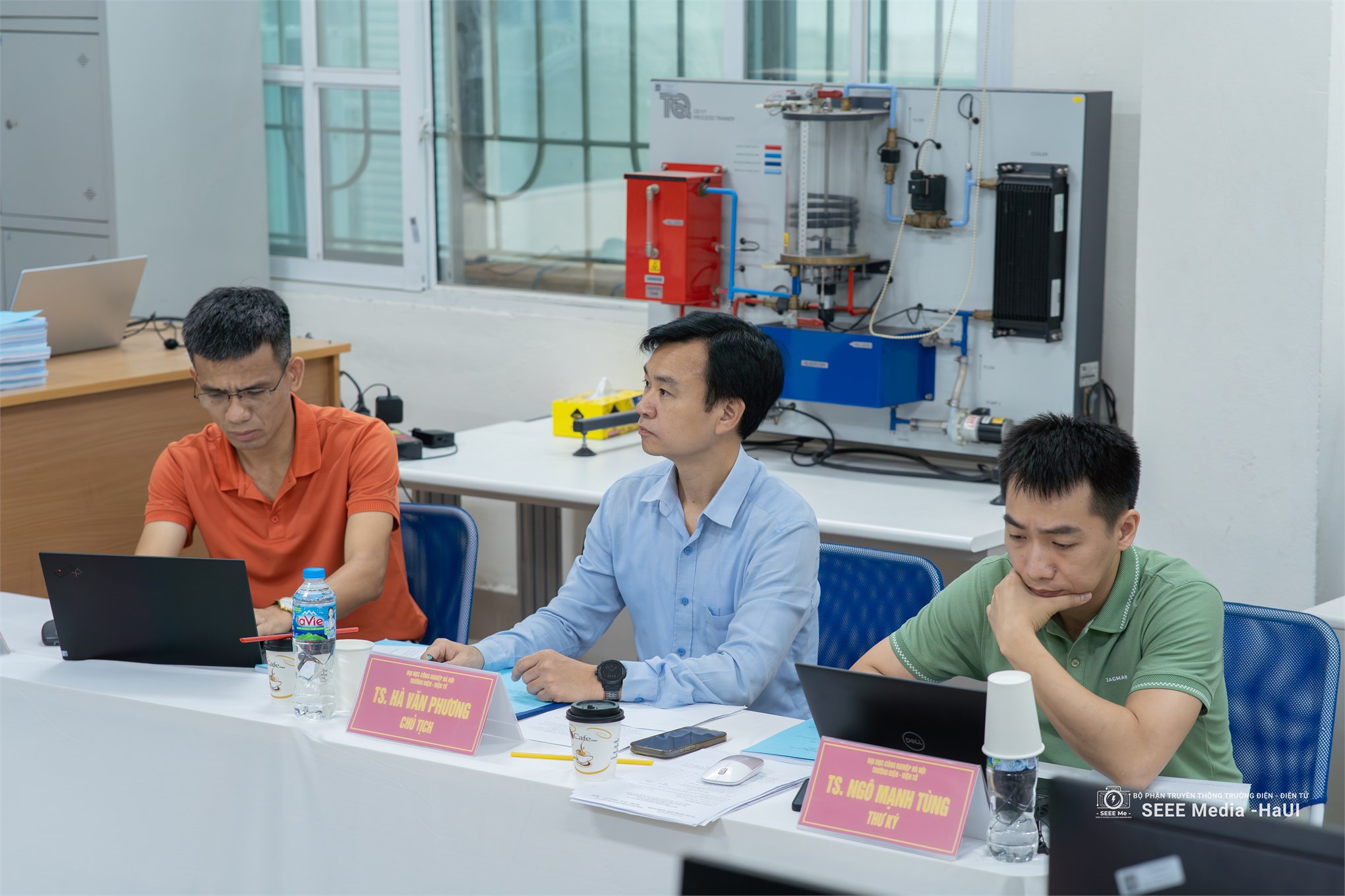 Sinh viên K16 – Trường Điện – Điện tử hoàn thành mùa bảo vệ đồ án tốt nghiệp đầy ấn tượng