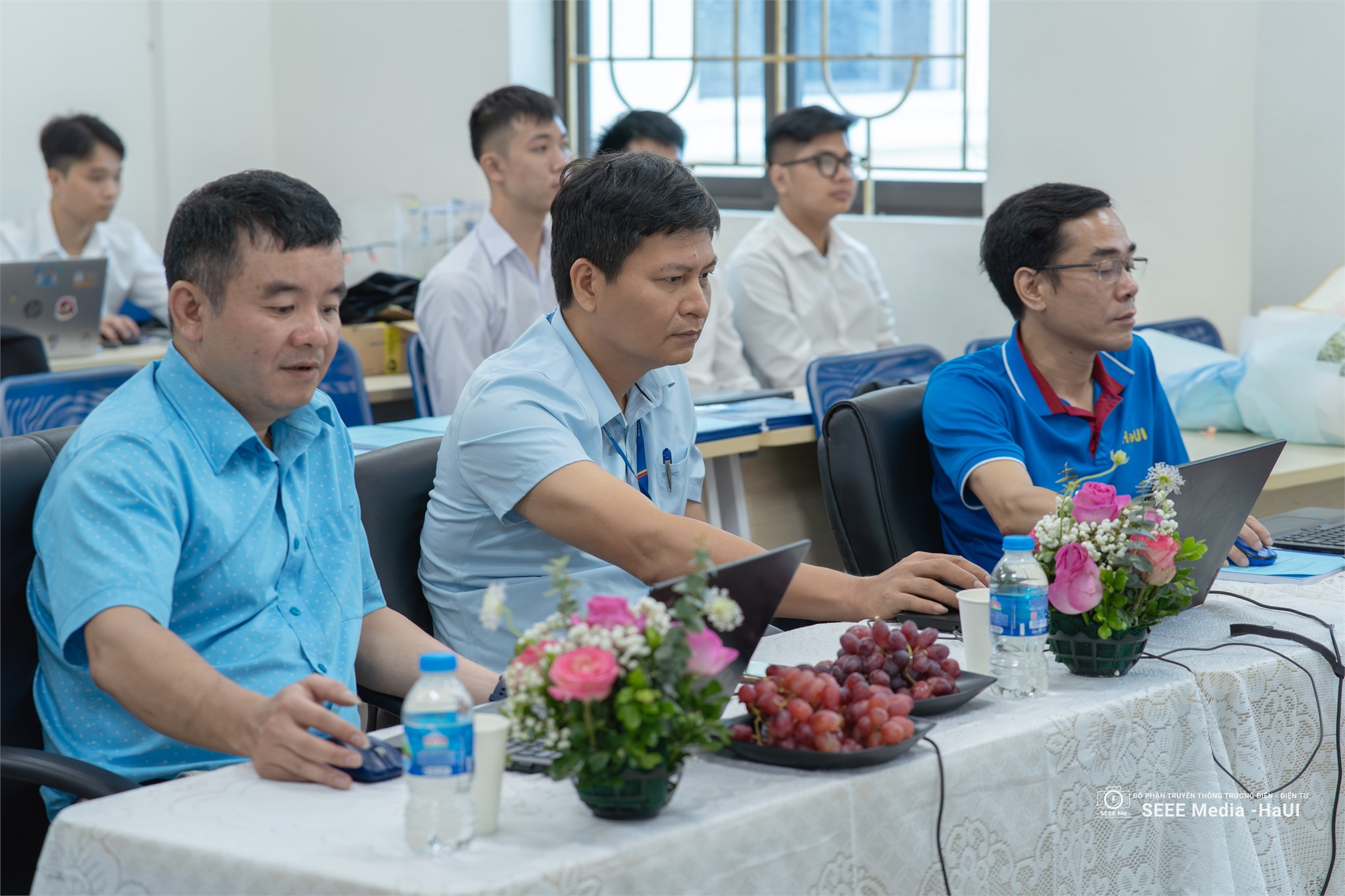 Sinh viên K16 – Trường Điện – Điện tử hoàn thành mùa bảo vệ đồ án tốt nghiệp đầy ấn tượng
