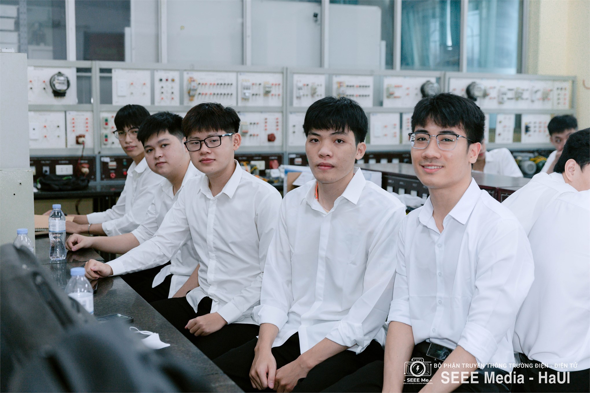 Sinh viên K16 – Trường Điện – Điện tử hoàn thành mùa bảo vệ đồ án tốt nghiệp đầy ấn tượng