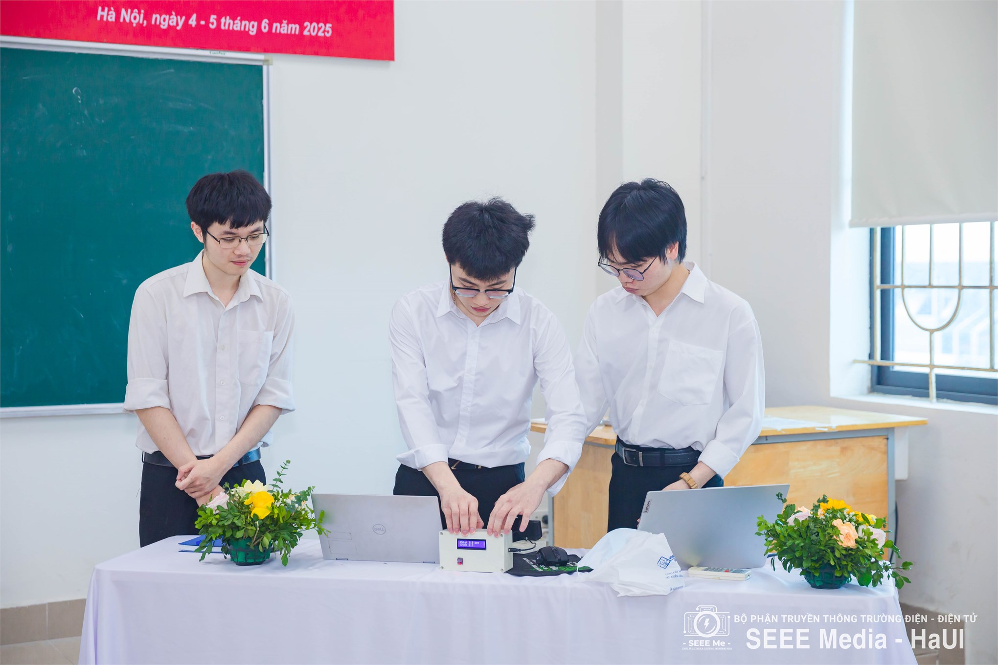 Sinh viên K16 – Trường Điện – Điện tử hoàn thành mùa bảo vệ đồ án tốt nghiệp đầy ấn tượng