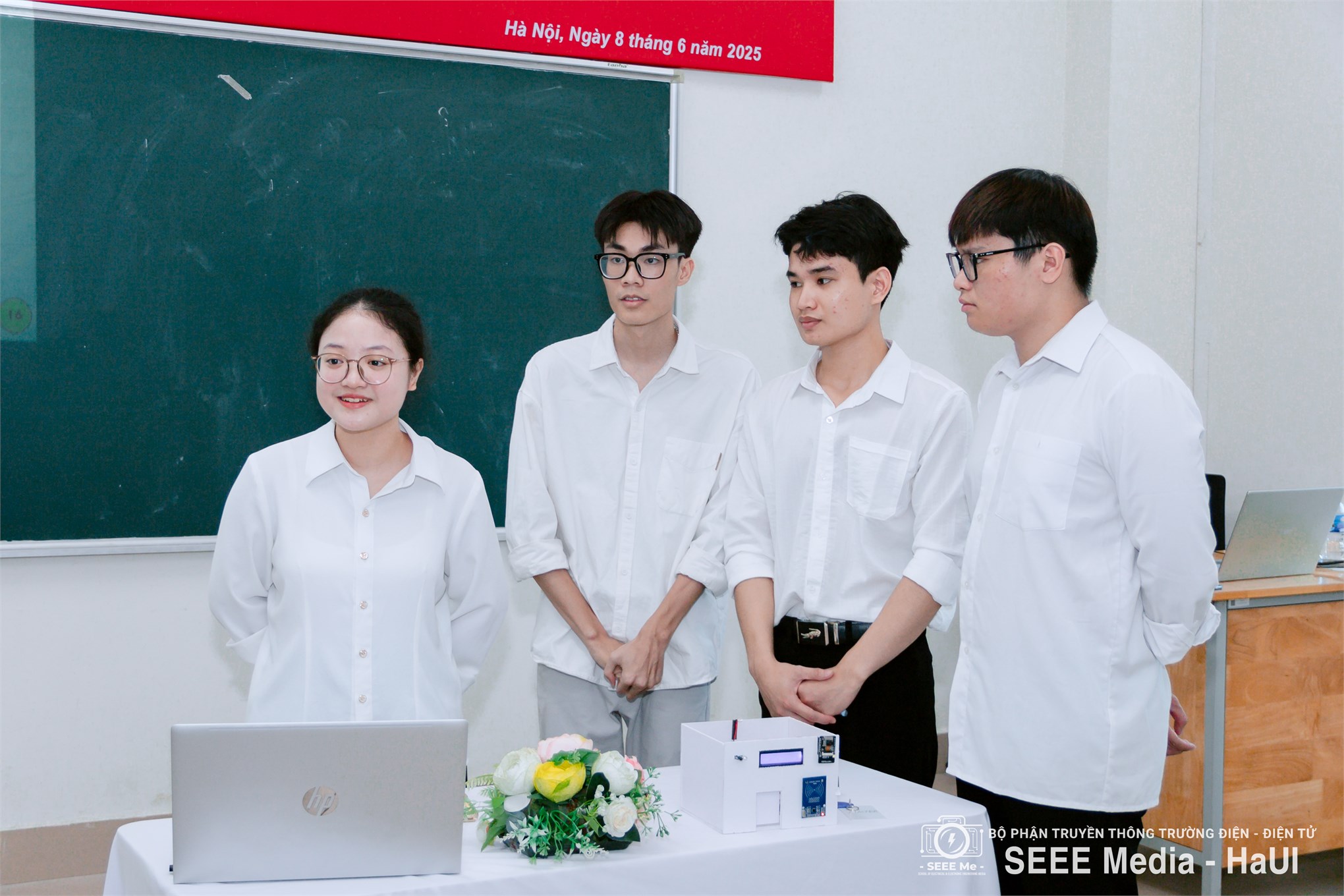 Sinh viên K16 – Trường Điện – Điện tử hoàn thành mùa bảo vệ đồ án tốt nghiệp đầy ấn tượng