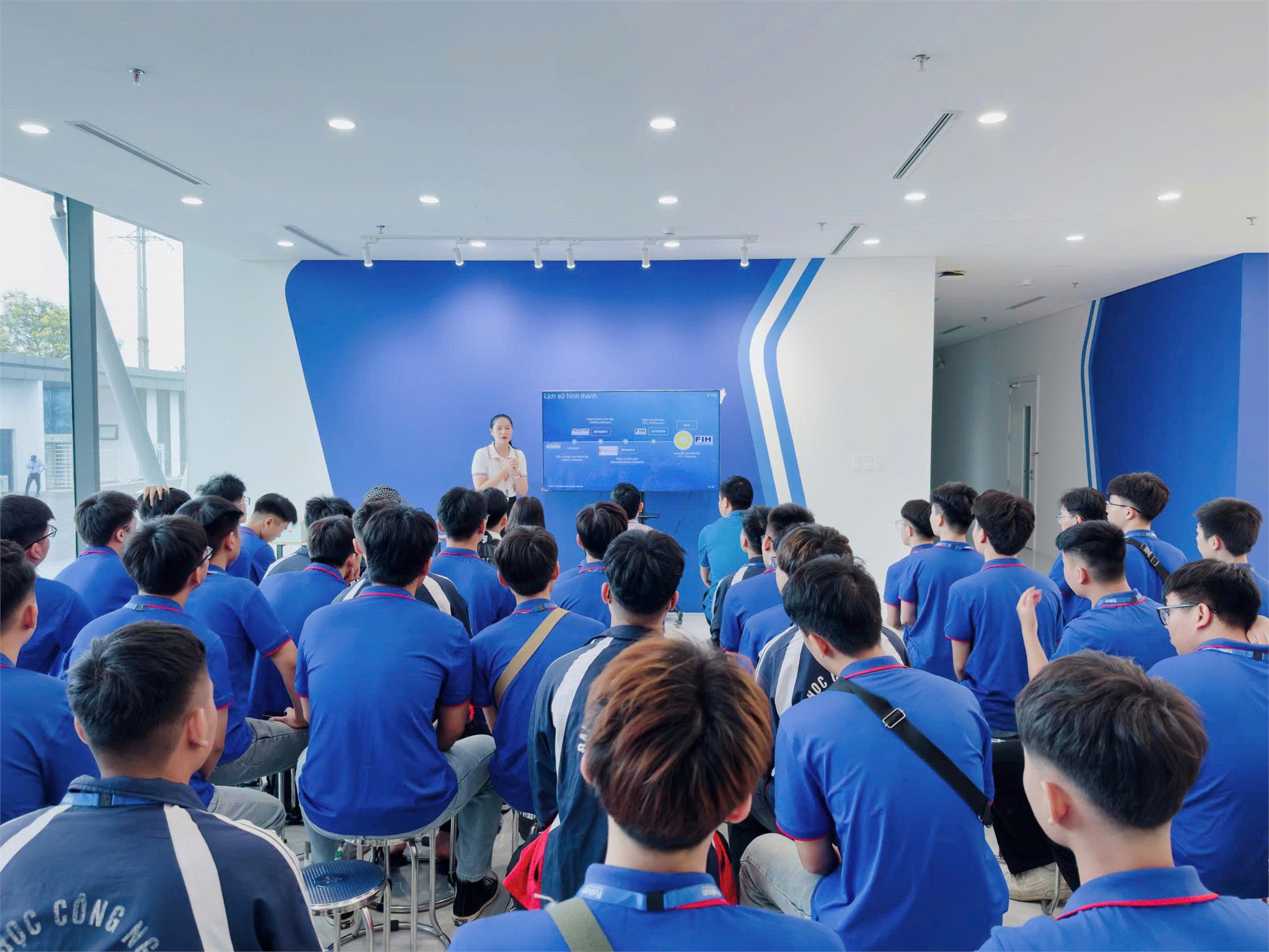 Giảng viên và sinh viên Trường Điện – Điện tử tham quan thực tế tại Công ty Fushan Technology Việt Nam