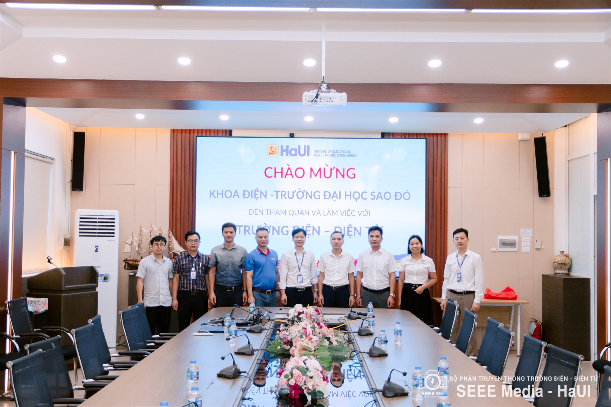 Chia sẻ kinh nghiệm và mở rộng hợp tác giữa Trường Đại học Sao Đỏ và Trường Điện – Điện tử