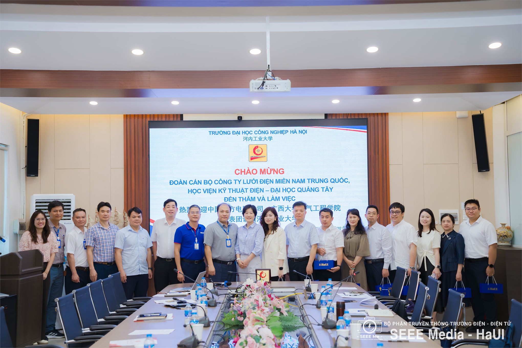 Tăng cường hợp tác quốc tế giữa Trường Điện – Điện tử và Đại học Quảng Tây, Trung Quốc