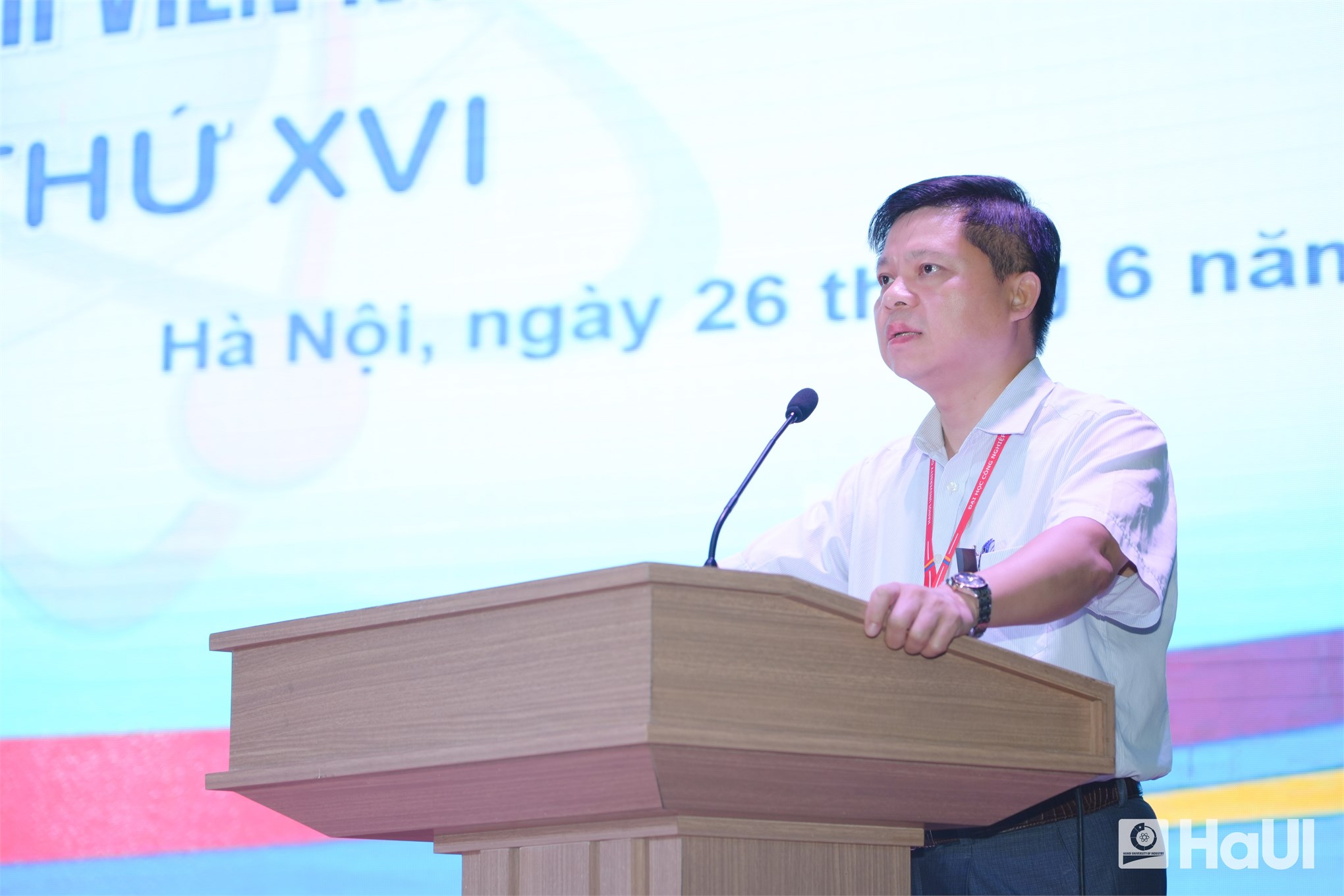 Trường Điện – Điện tử: Ghi dấu ấn trong Hội nghị Sinh viên Nghiên cứu Khoa học cấp trường