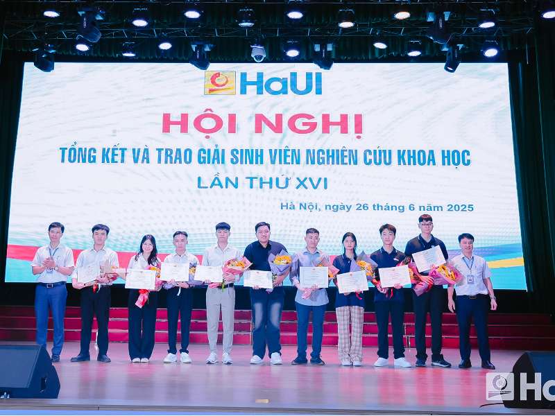 Tiếp lửa phong trào sinh viên NCKH năm học 2024-2025 cùng HaUI ICD LAB