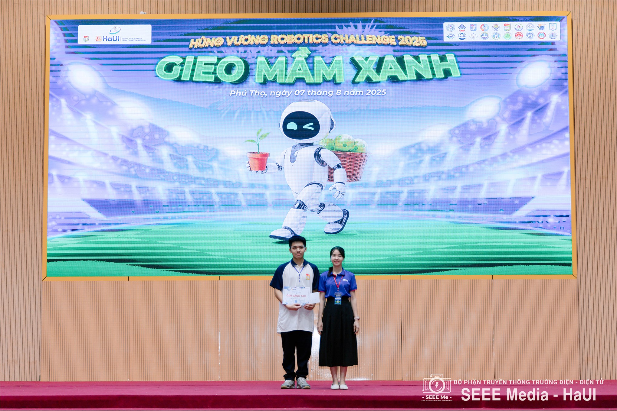 Hùng Vương Robotics Challenge 2025 – Trường Điện – Điện tử lan tỏa đam mê công nghệ và tư duy sáng tạo tới thế hệ trẻ