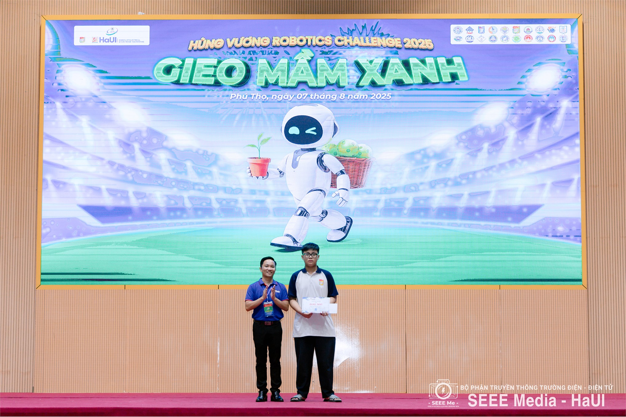 Hùng Vương Robotics Challenge 2025 – Trường Điện – Điện tử lan tỏa đam mê công nghệ và tư duy sáng tạo tới thế hệ trẻ