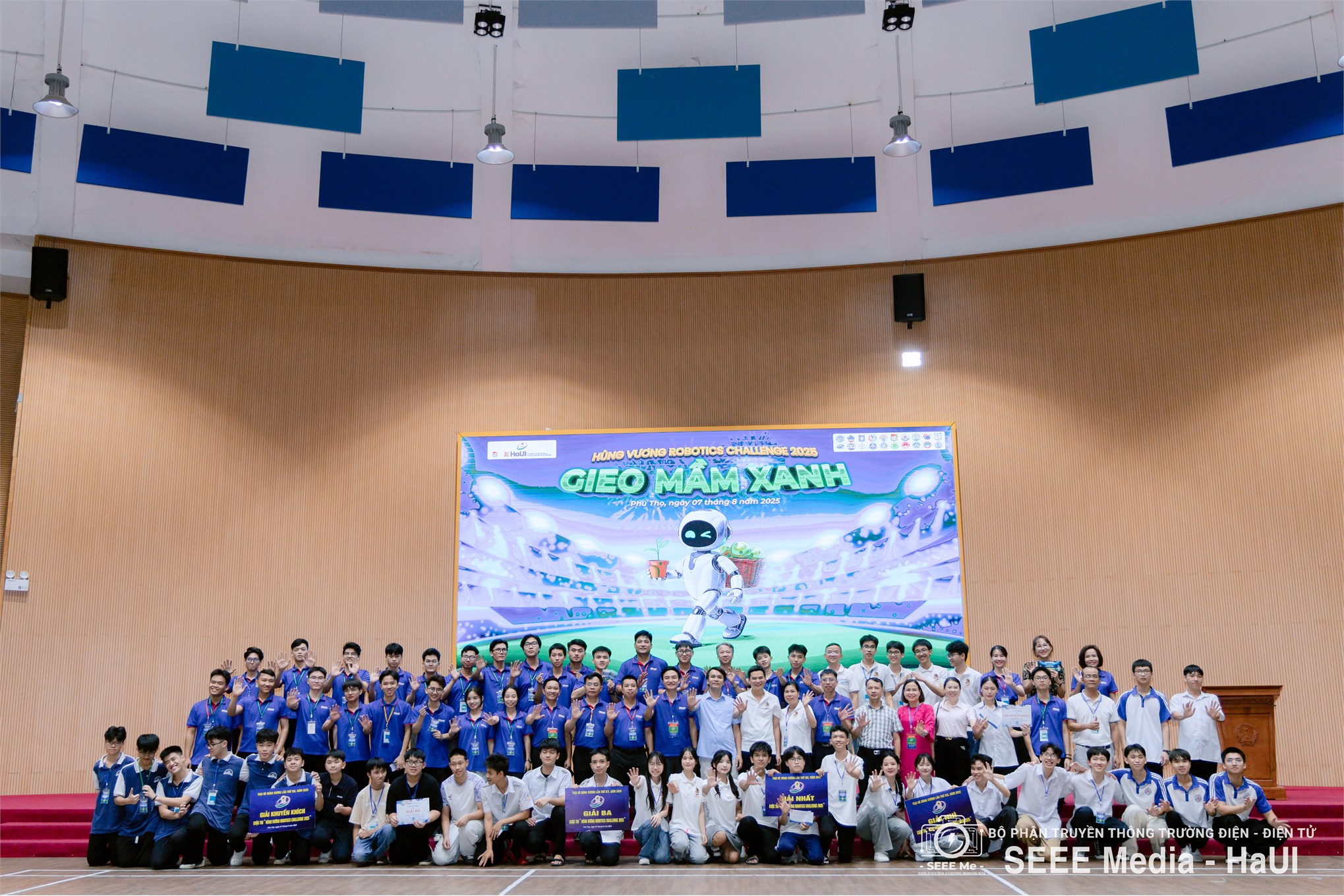 Hùng Vương Robotics Challenge 2025 – Trường Điện – Điện tử lan tỏa đam mê công nghệ và tư duy sáng tạo tới thế hệ trẻ