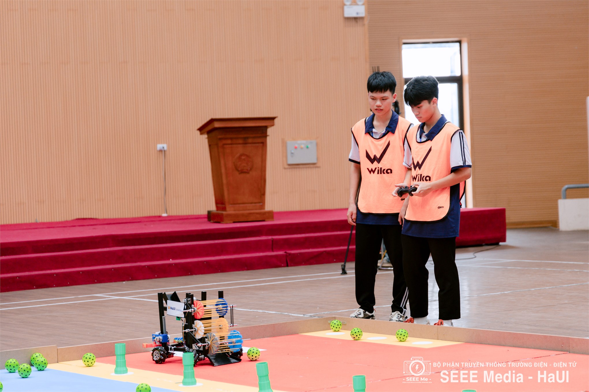 Hùng Vương Robotics Challenge 2025 – Trường Điện – Điện tử lan tỏa đam mê công nghệ và tư duy sáng tạo tới thế hệ trẻ