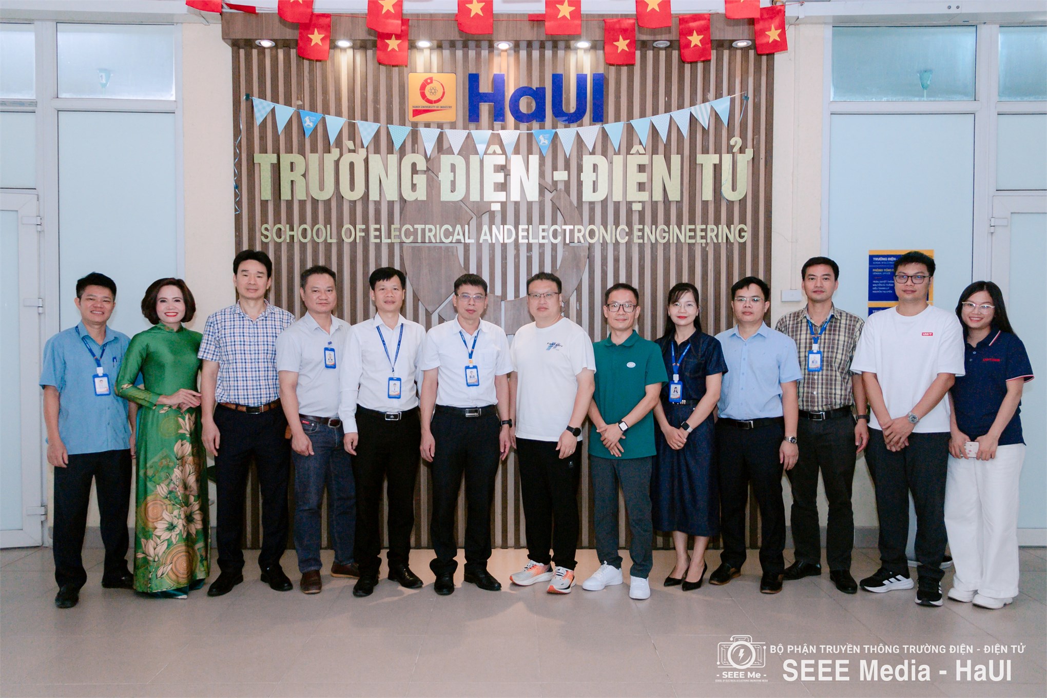 Trường Điện – Điện tử tiếp nhận thiết bị tài trợ từ Công ty Uni-Trend (Việt Nam)