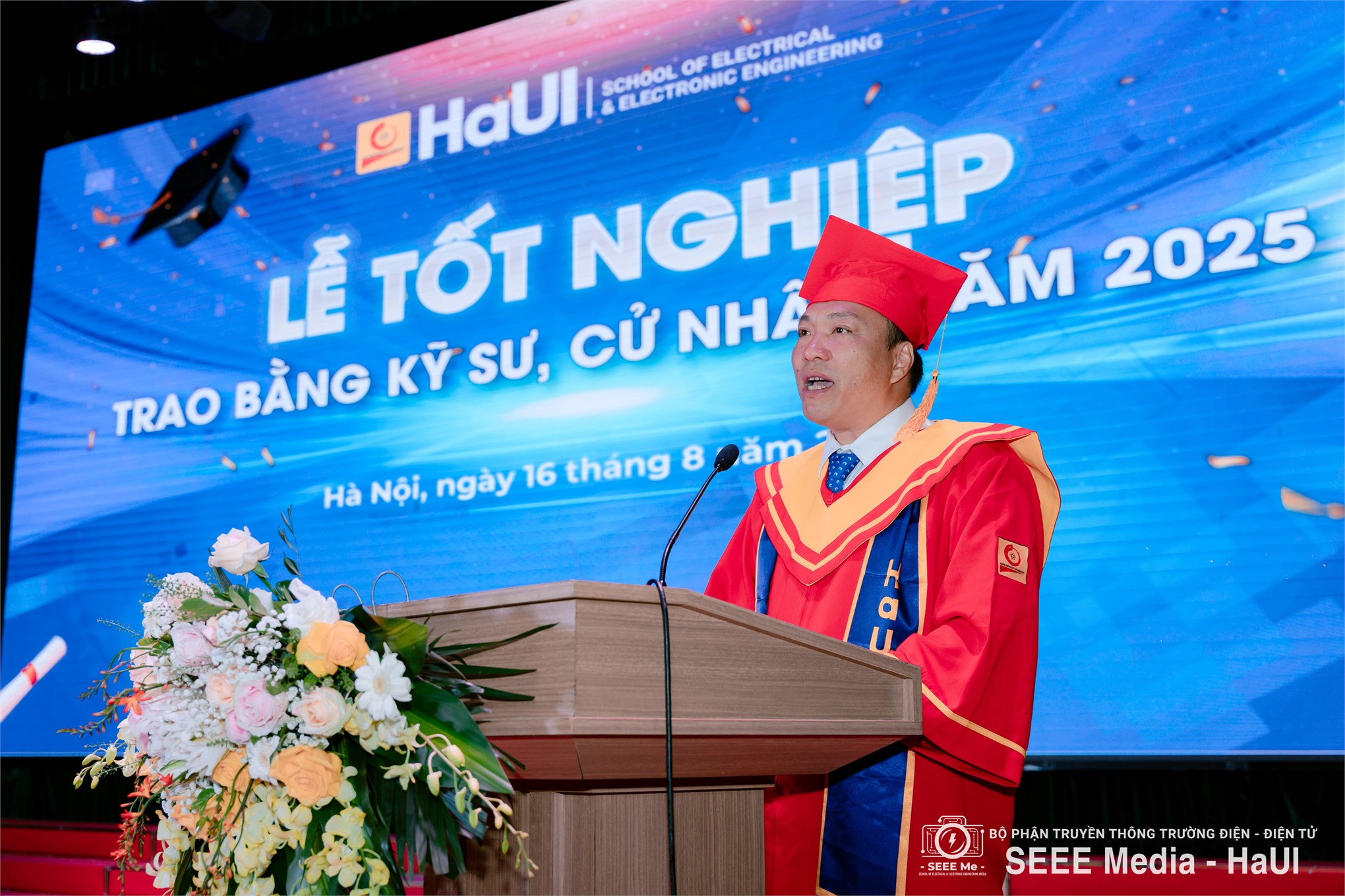 Trường Điện – Điện tử long trọng tổ chức Lễ Tốt nghiệp năm 2025: Hơn 1000 tân Kỹ sư, Cử nhân tự tin bước vào hành trình mới
