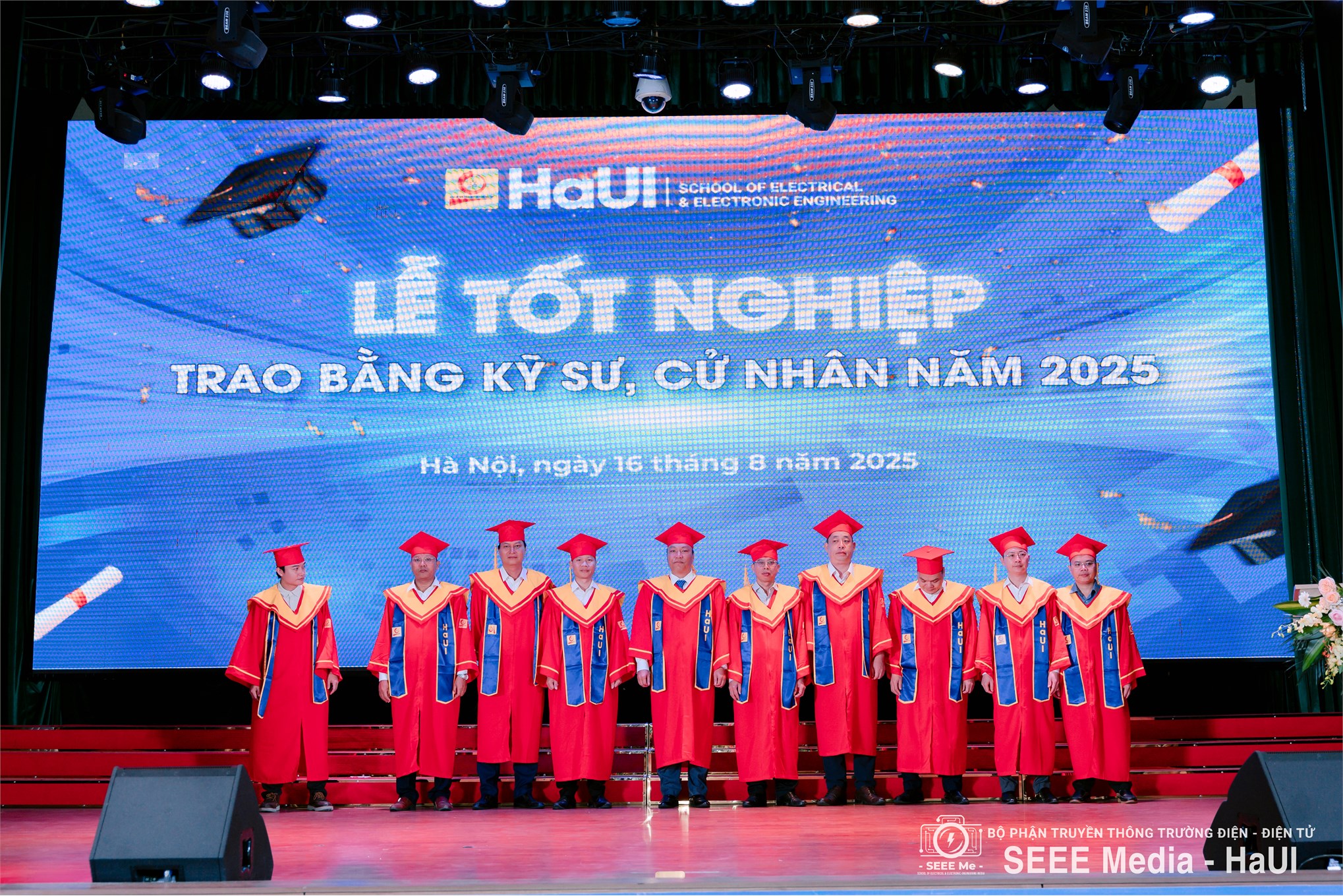 Trường Điện – Điện tử long trọng tổ chức Lễ Tốt nghiệp năm 2025: Hơn 1000 tân Kỹ sư, Cử nhân tự tin bước vào hành trình mới