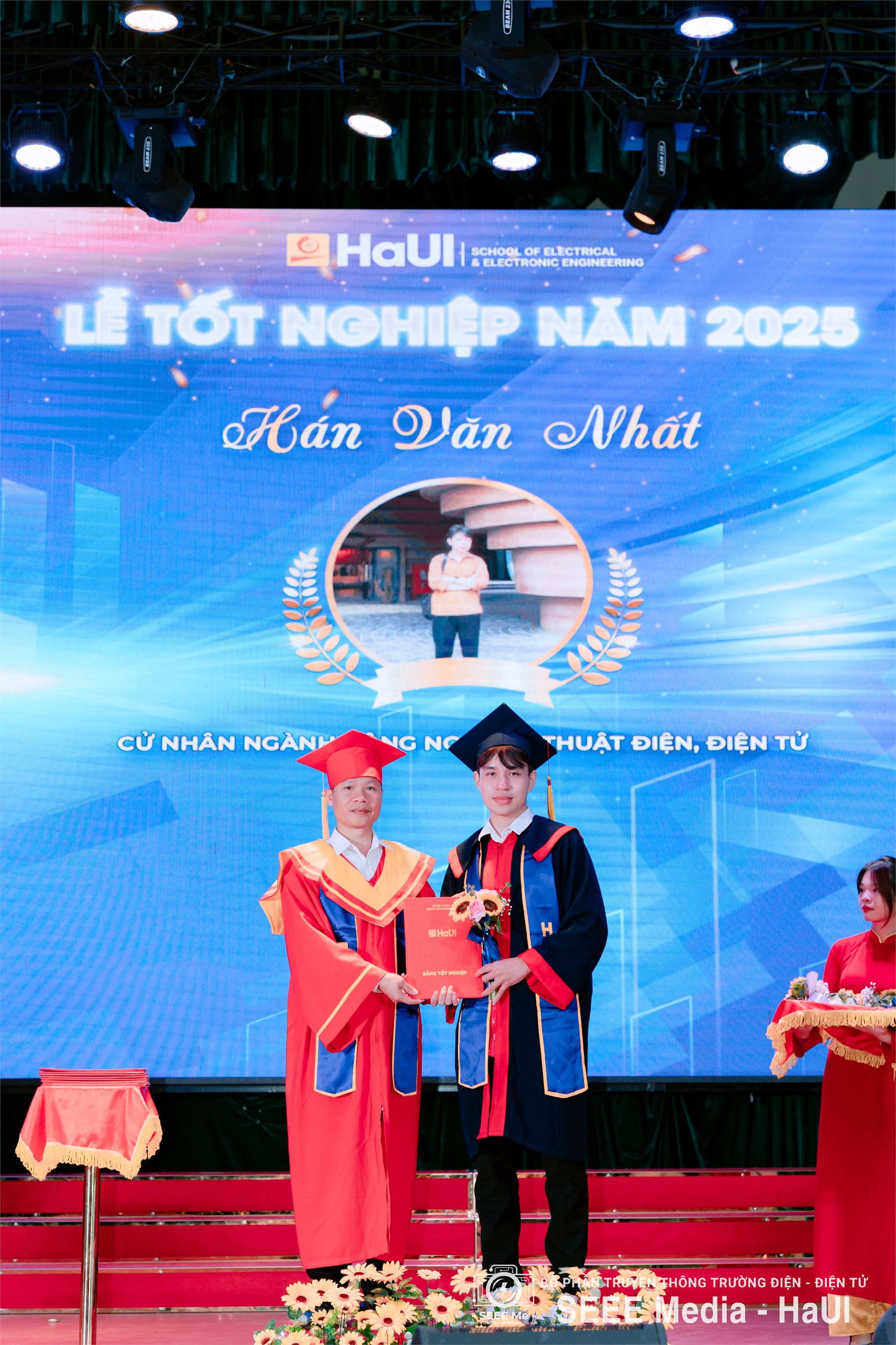 Trường Điện – Điện tử long trọng tổ chức Lễ Tốt nghiệp năm 2025: Hơn 1000 tân Kỹ sư, Cử nhân tự tin bước vào hành trình mới